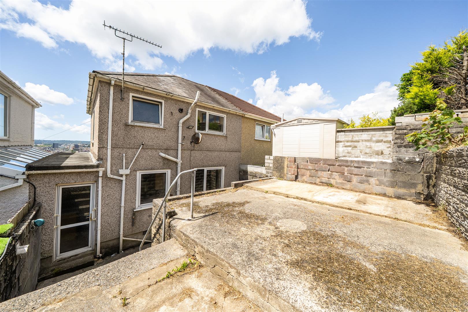 Beaumont Crescent, St. Thomas, Swansea, SA1 8DW